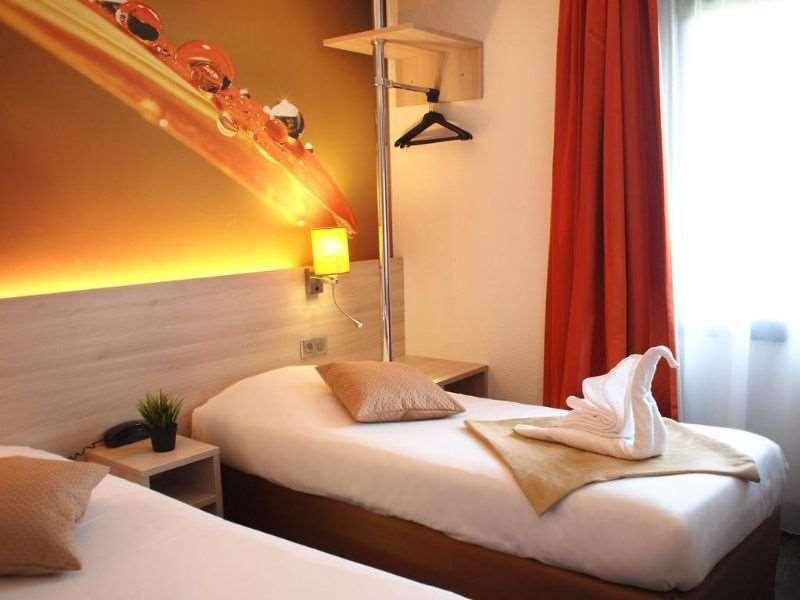 Brit Hotel Essentiel De Granville Room photo